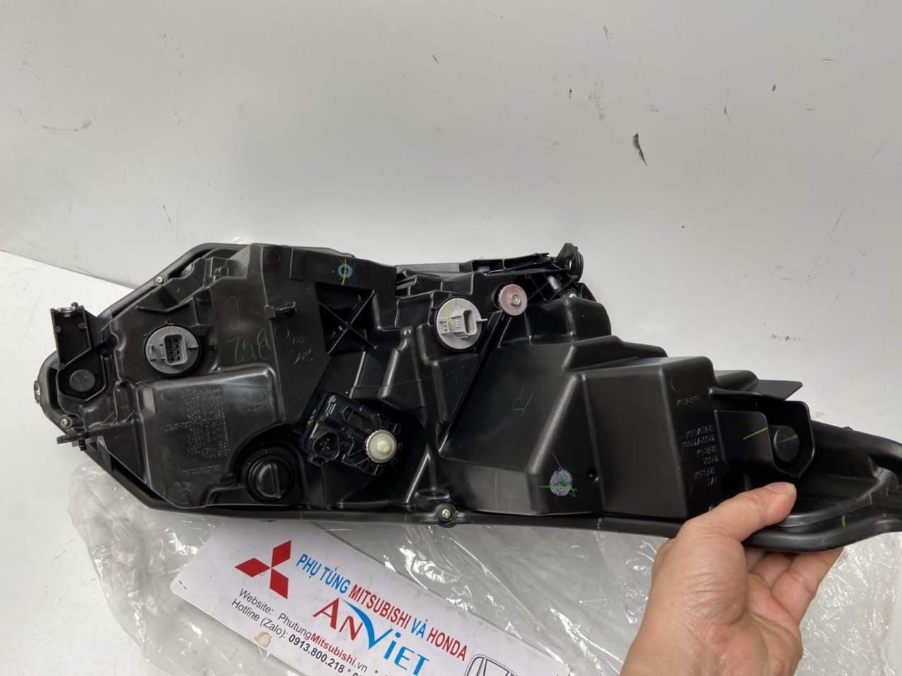 Đèn pha bên lái xe Honda HRV